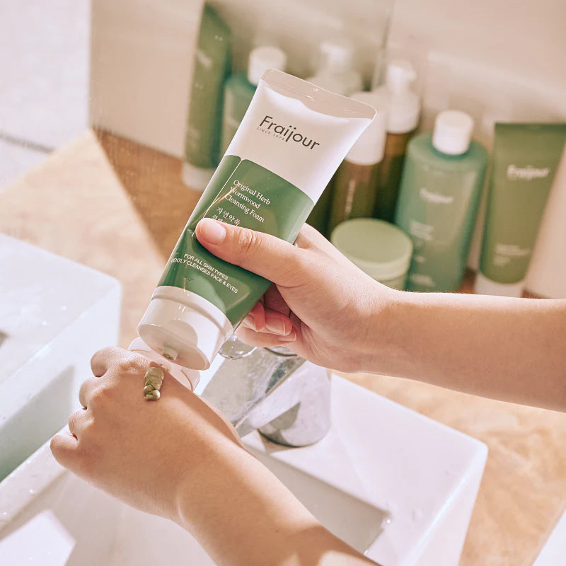 Fraijour Original Herb Wormwood Calming Cleansing Foam