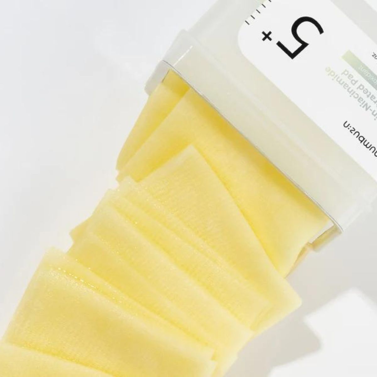Numbuzin No.5+ Vitamin-Niacinamide Concentrated Toner Pad